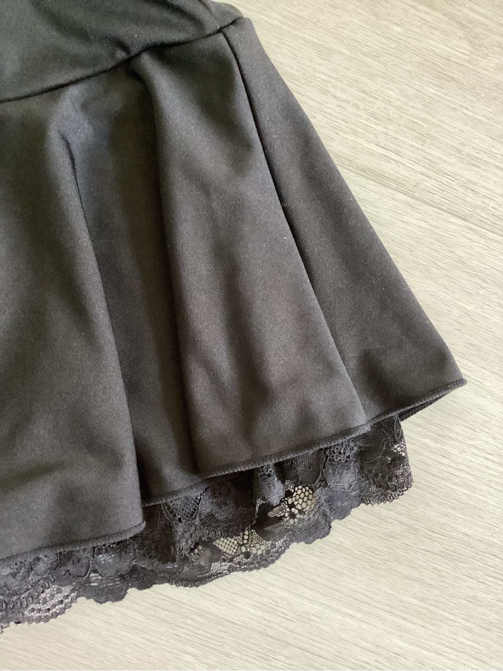 Avidlove Black Mini Skirt XXL Lace Trim Flowy Fit & Flare - Picture 2 of 4